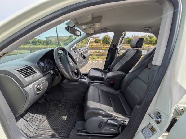 2005 Volkswagen Jetta GL 4dr Sedan Manual — photo 8