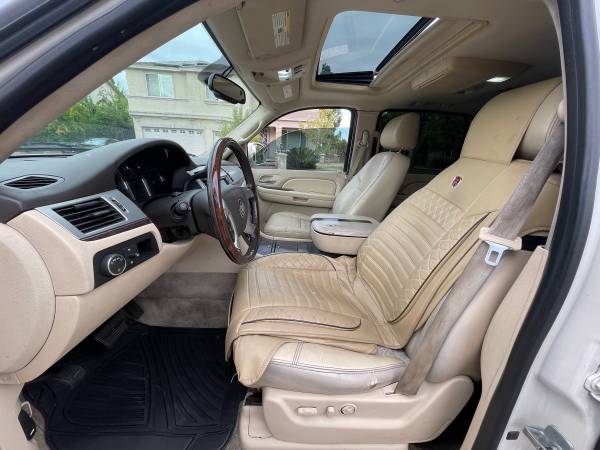 2007 Cadillac Escalade ESV Base All-wheel Drive Automatic — photo 11