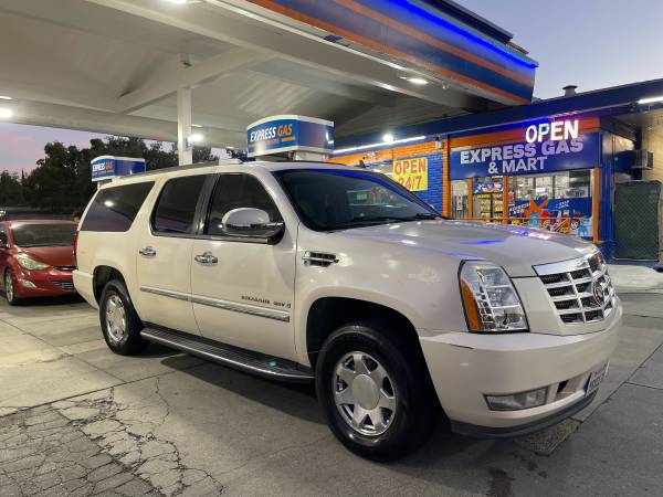 2007 Cadillac Escalade ESV Base All-wheel Drive Automatic — photo 1