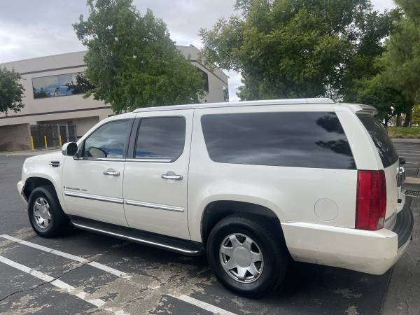 2007 Cadillac Escalade ESV Base All-wheel Drive Automatic — photo 4