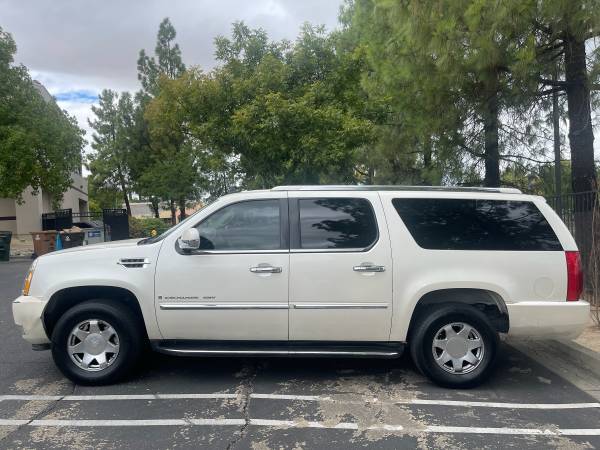 2007 Cadillac Escalade ESV Base All-wheel Drive Automatic — photo 3