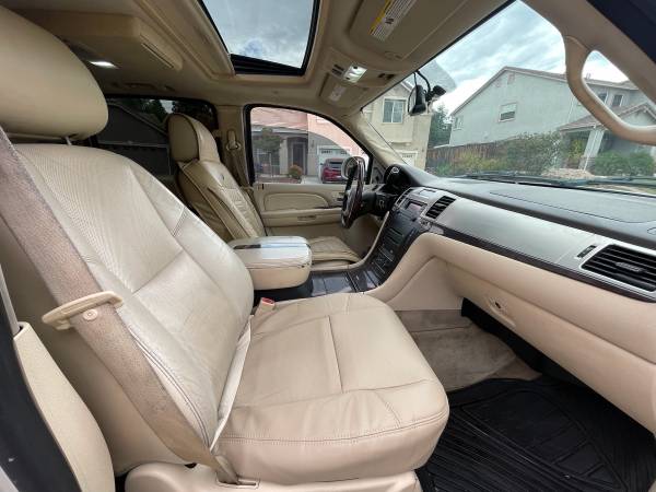 2007 Cadillac Escalade ESV Base All-wheel Drive Automatic — photo 10