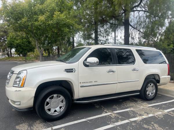 2007 Cadillac Escalade ESV Base All-wheel Drive Automatic — photo 2