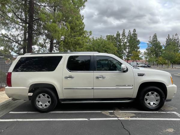 2007 Cadillac Escalade ESV Base All-wheel Drive Automatic — photo 6