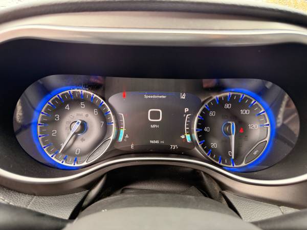 2018 Chrysler Pacifica Limited — photo 11