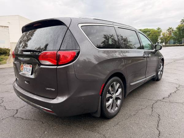 2018 Chrysler Pacifica Limited — photo 6