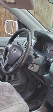 2005 Honda Pilot LX 4dr 4x4 Sport Utility Automatic — photo 3