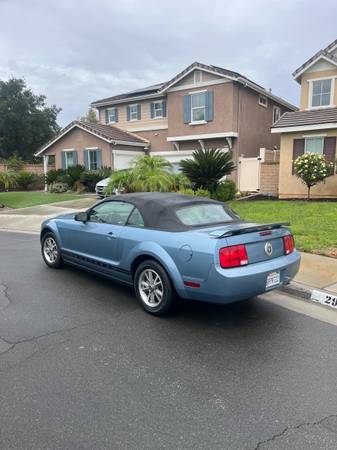 2005 Ford Mustang GT 2dr Convertible Manual — photo 3