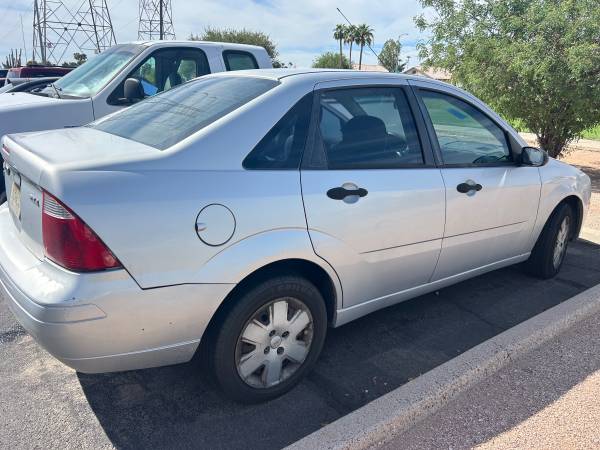 2006 Ford Focus ZX4 4dr Sedan Manual — photo 2
