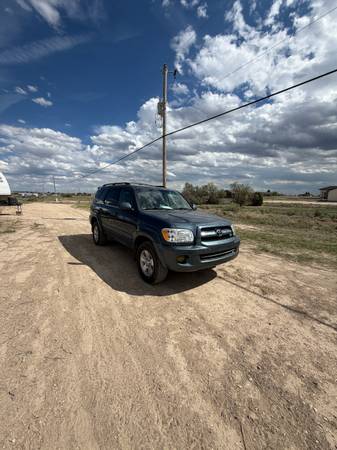 2005 Toyota Sequoia SR5 V8 4x4 Automatic — photo 2