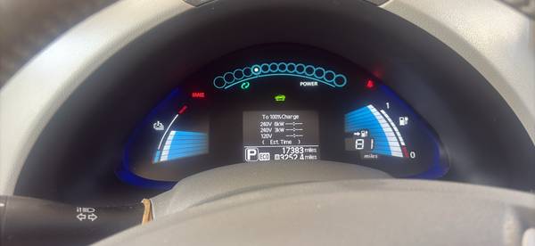 2017 Nissan Leaf SV — photo 6