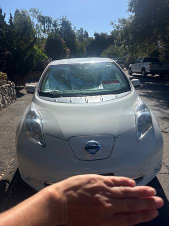 2017 Nissan Leaf SV — photo 4