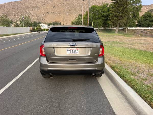 2013 Ford Edge SE 4dr All-wheel Drive Automatic — photo 4