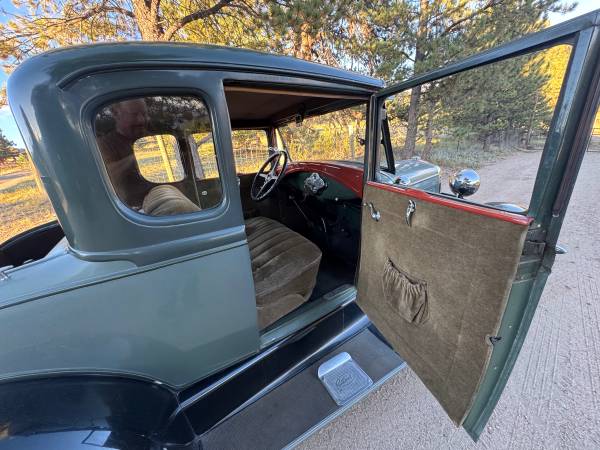1931 Ford Model Deluxe — photo 4