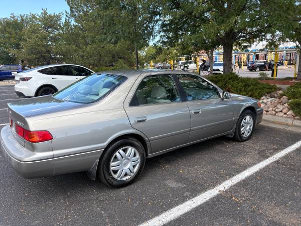 2000 Toyota Camry LE V6 4dr Sedan Automatic — photo 2
