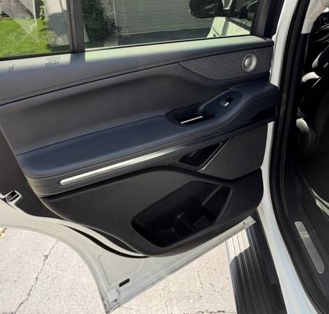 2025 Lincoln Navigator Reserve Four Wheel Drive Automatic — photo 10