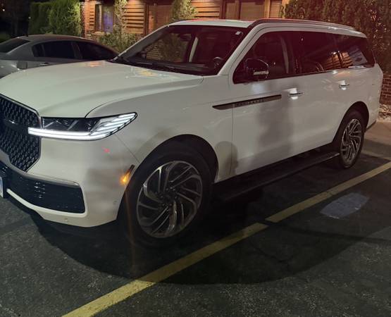 2025 Lincoln Navigator Reserve Four Wheel Drive Automatic — photo 8
