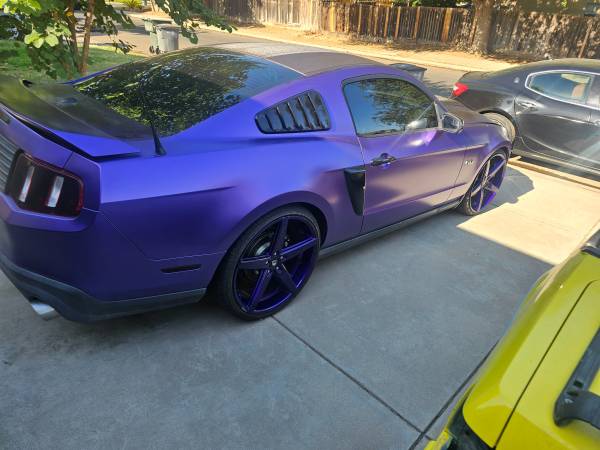 2012 Ford Mustang V6 2dr Coupe Manual — photo 1