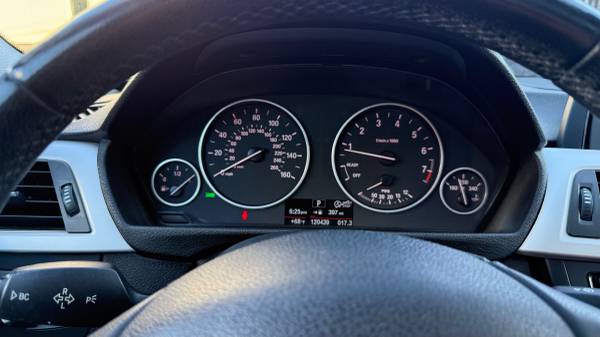 2015 BMW 320i Xdrive — photo 8