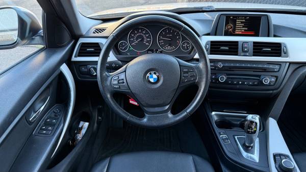 2015 BMW 320i Xdrive — photo 7