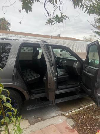 2011 Ford Expedition XL 4dr 4x2 Automatic — photo 8