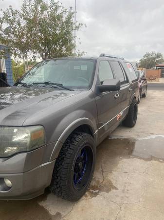 2011 Ford Expedition XL 4dr 4x2 Automatic — photo 1