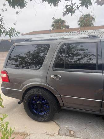 2011 Ford Expedition XL 4dr 4x2 Automatic — photo 4