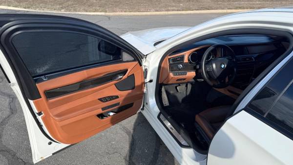 2015 BMW 750 i xDrive — photo 6