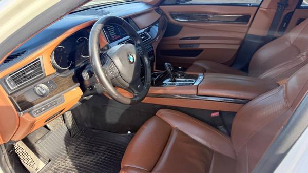 2015 BMW 750 i xDrive — photo 5