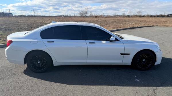 2015 BMW 750 i xDrive — photo 3