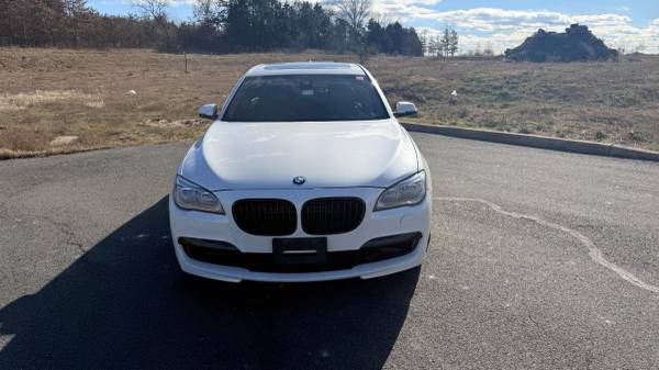 2015 BMW 750 i xDrive — photo 1