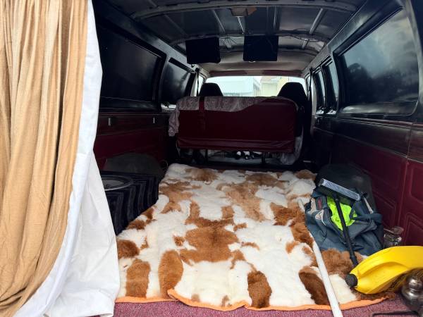 1984 Dodge RAM VAN B250 3dr Cargo Van — photo 6