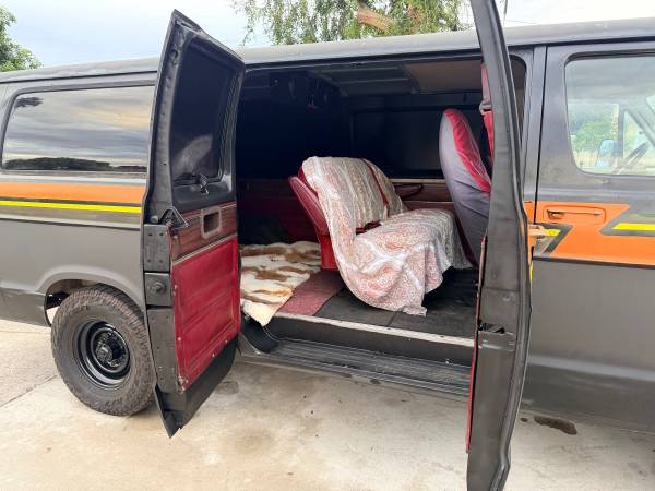 1984 Dodge RAM VAN B250 3dr Cargo Van — photo 5