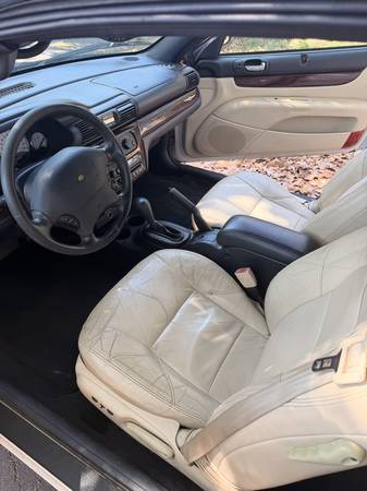 2003 Chrysler Seabring Limited — photo 6