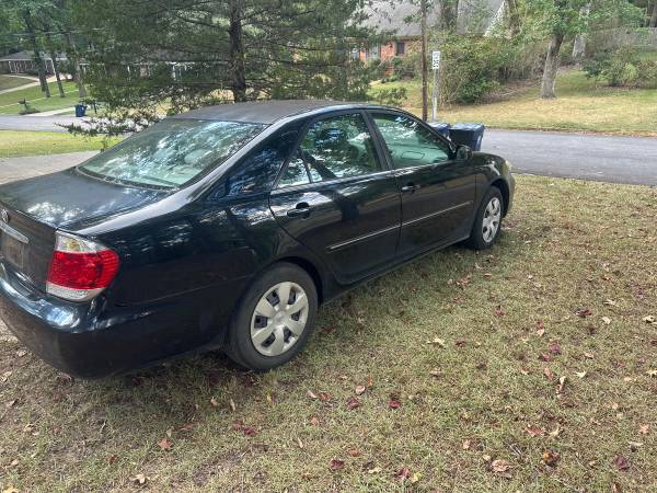 2005 Toyota Camry SE 4dr Sedan Manual — photo 3
