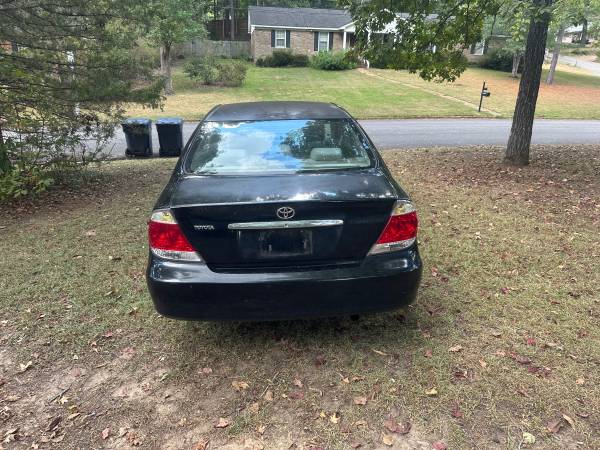 2005 Toyota Camry SE 4dr Sedan Manual — photo 2