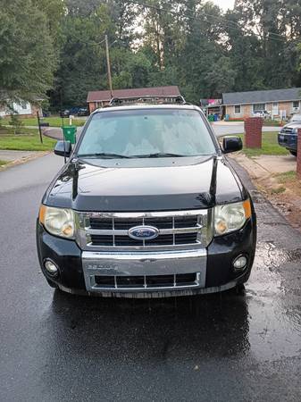 2010 Ford Escape XLT 4dr 4x4 Automatic — photo 1