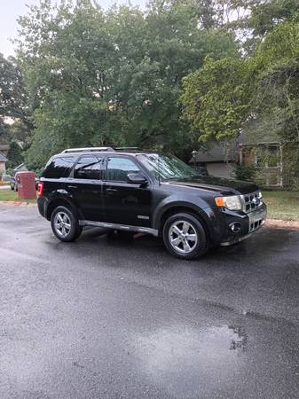 2010 Ford Escape XLT 4dr 4x4 Automatic — photo 2
