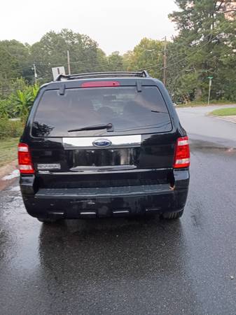 2010 Ford Escape XLT 4dr 4x4 Automatic — photo 3