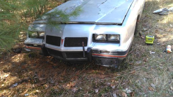 1986 Pontiac Grand Prix LE 2dr Coupe — photo 2