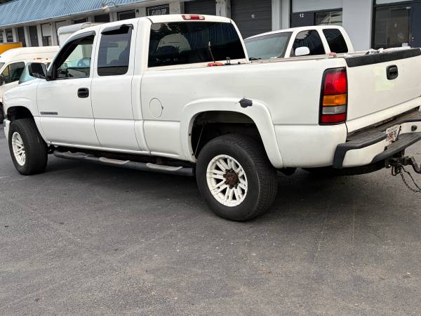 2005 GMC Yukon XL 2500 SLT 4x2 Automatic — photo 5
