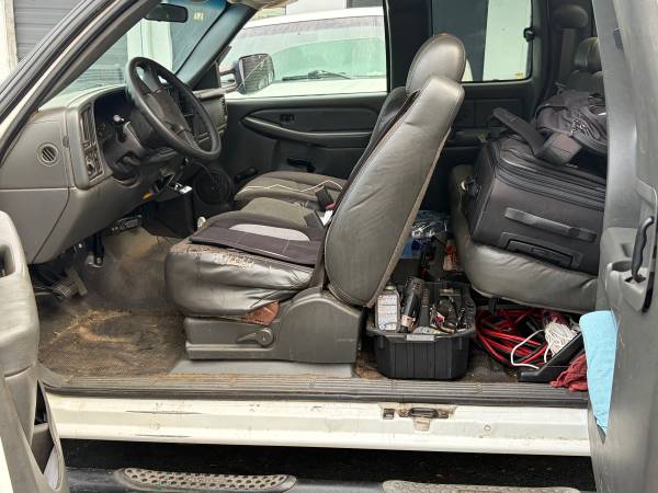 2005 GMC Yukon XL 2500 SLT 4x2 Automatic — photo 6