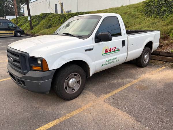 2005 GMC Yukon XL 2500 SLT 4x2 Automatic — photo 9
