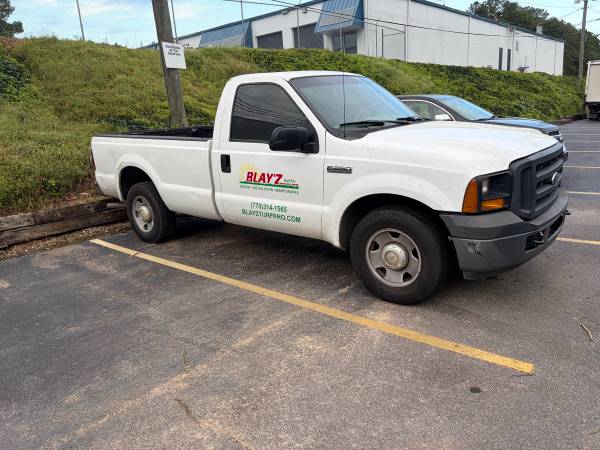 2005 GMC Yukon XL 2500 SLT 4x2 Automatic — photo 8