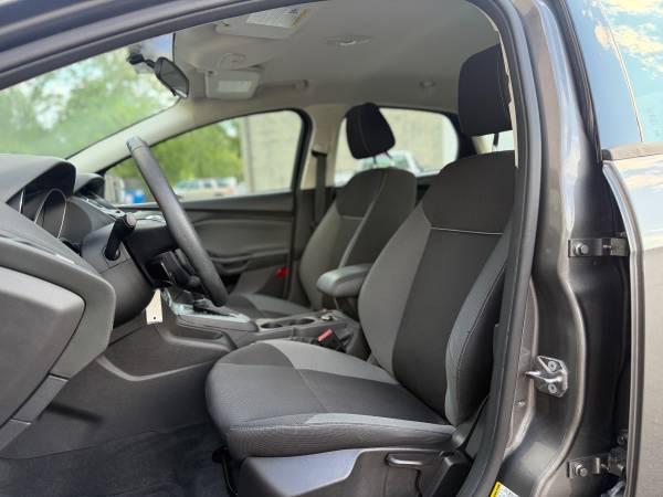 2012 Ford Focus SE 4dr Sedan Automatic — photo 10