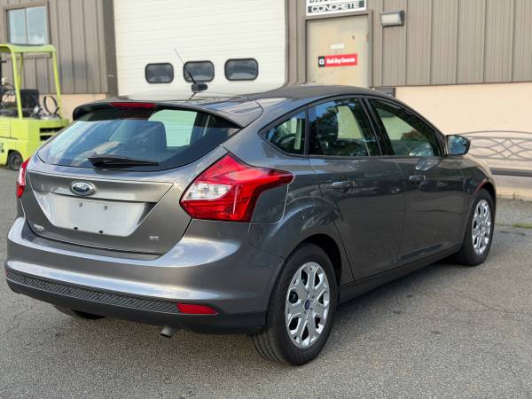 2012 Ford Focus SE 4dr Sedan Automatic — photo 6