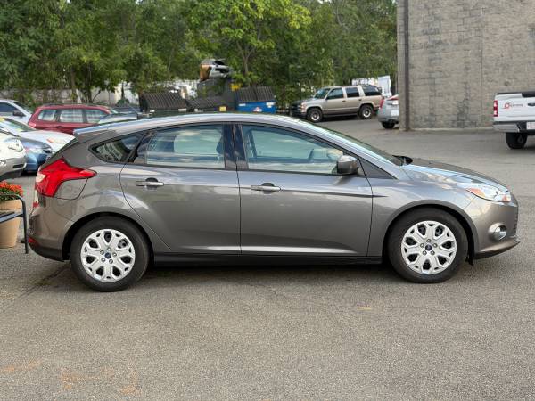 2012 Ford Focus SE 4dr Sedan Automatic — photo 5