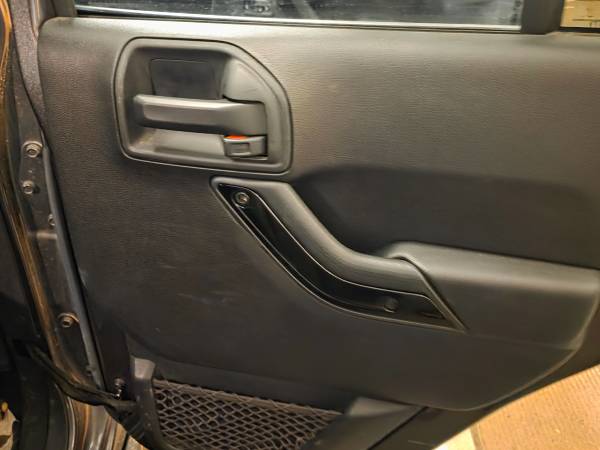 2016 Jeep Sahara Backcountry — photo 8