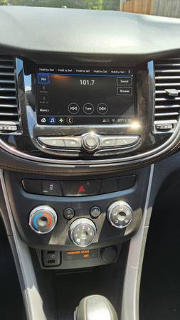 2019 Chevrolet Trax LT Front-wheel Drive Automatic — photo 10