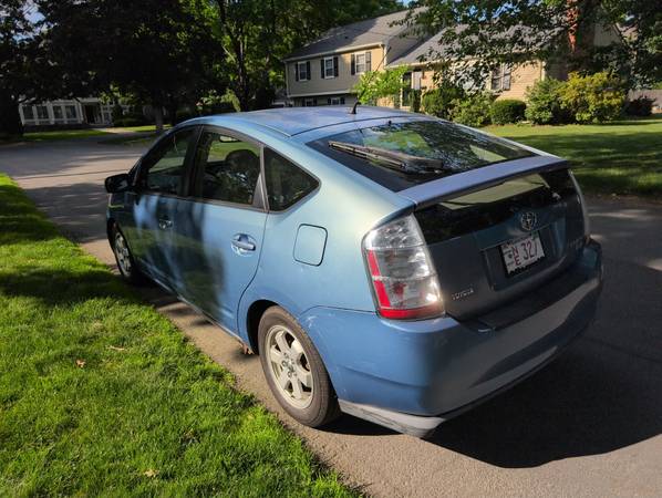 2006 Toyota Prius Base 5dr Sedan CVT — photo 2